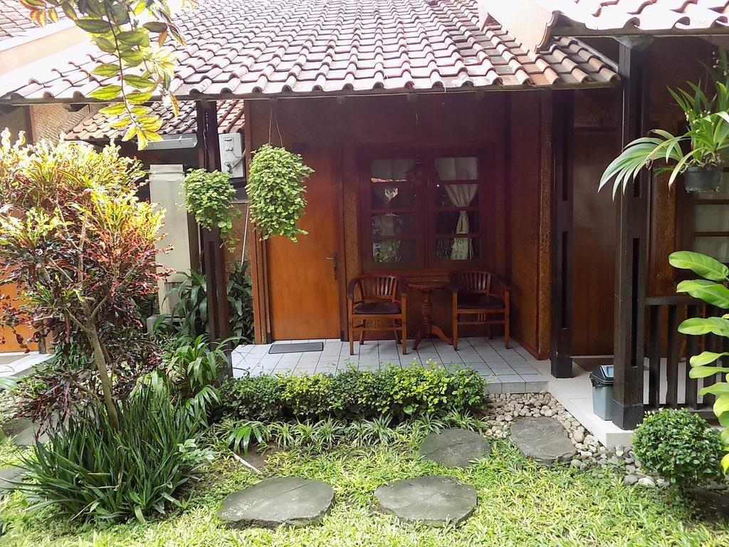 Delta Homestay Джокьякарта Экстерьер фото