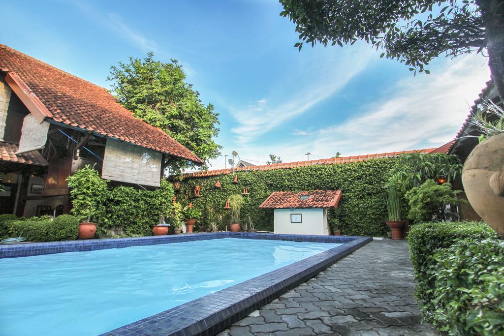 Delta Homestay Джокьякарта Экстерьер фото