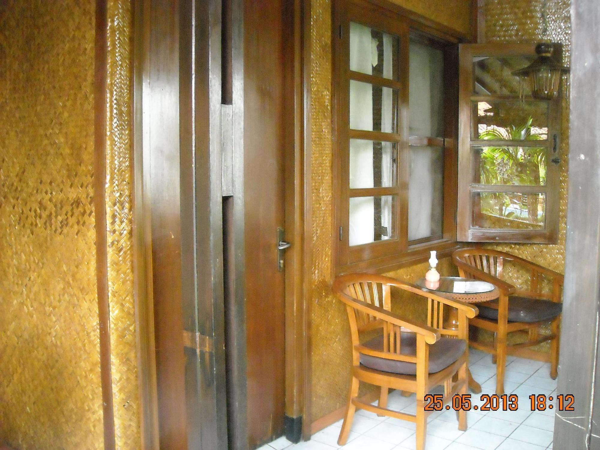 Delta Homestay Джокьякарта Экстерьер фото