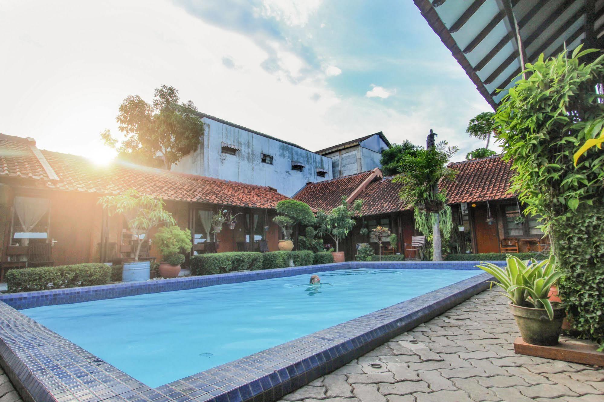 Delta Homestay Джокьякарта Экстерьер фото