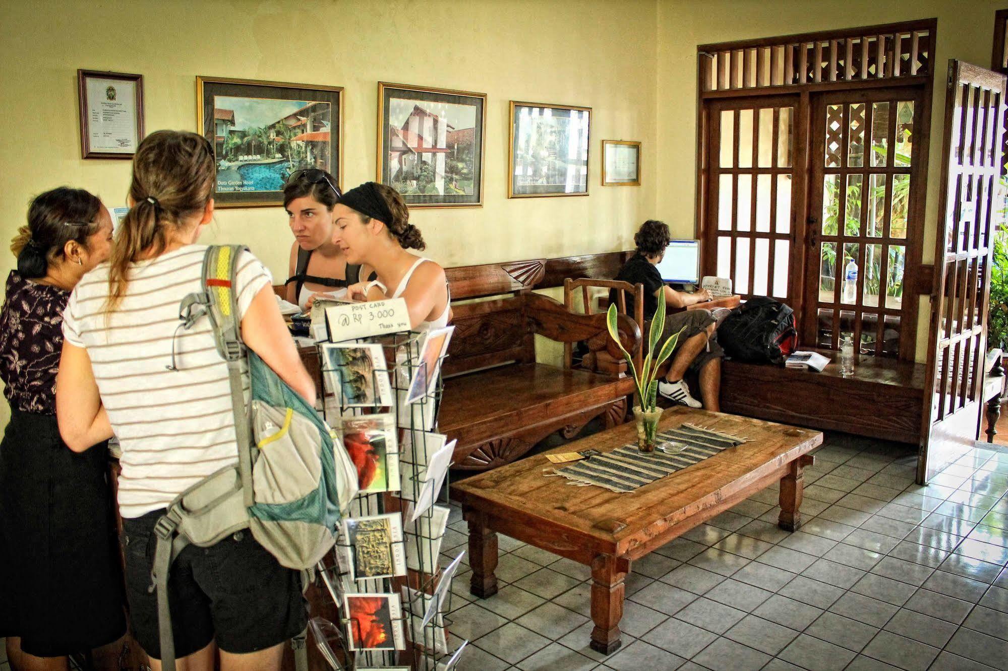 Delta Homestay Джокьякарта Экстерьер фото