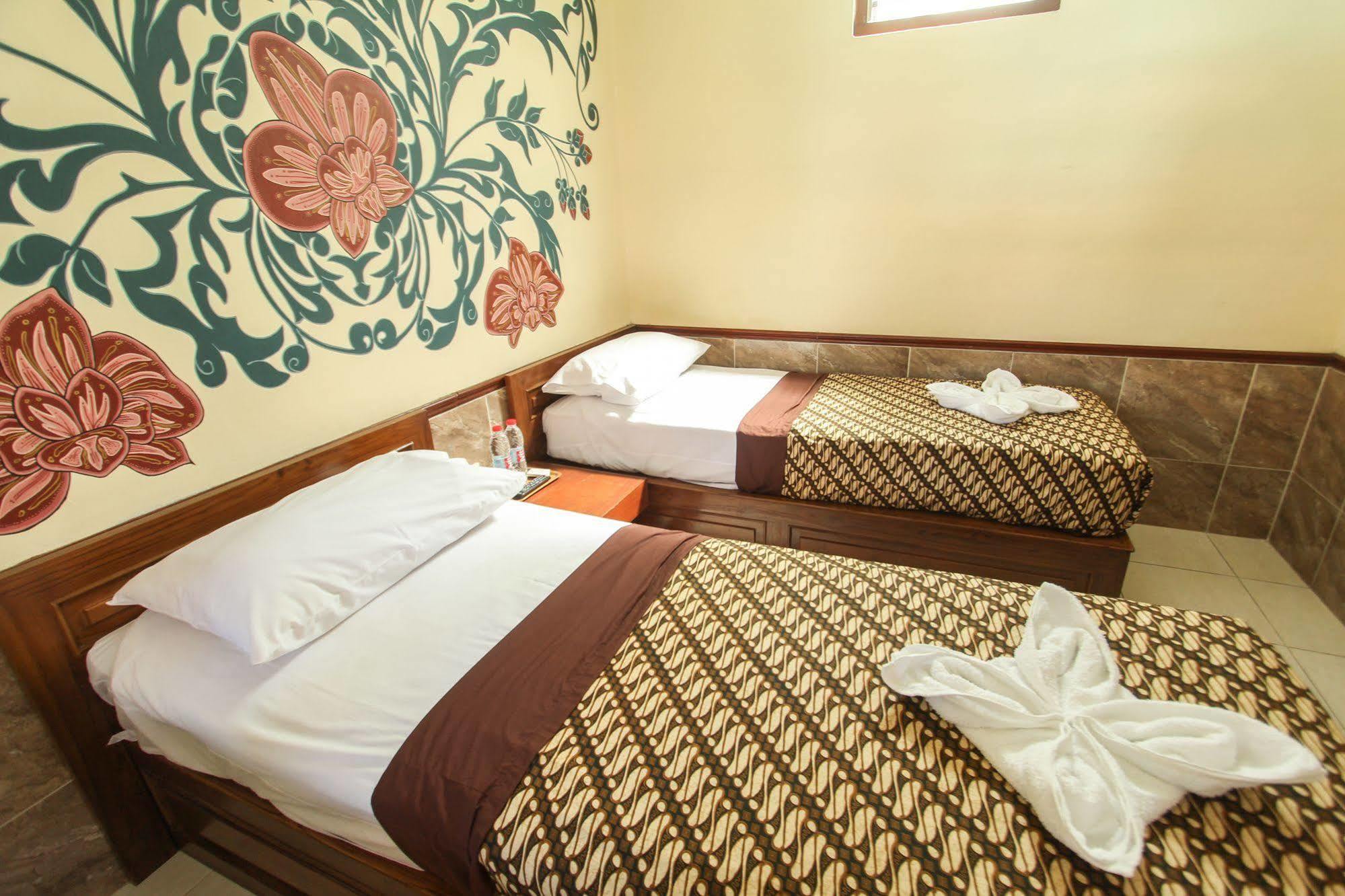 Delta Homestay Джокьякарта Экстерьер фото