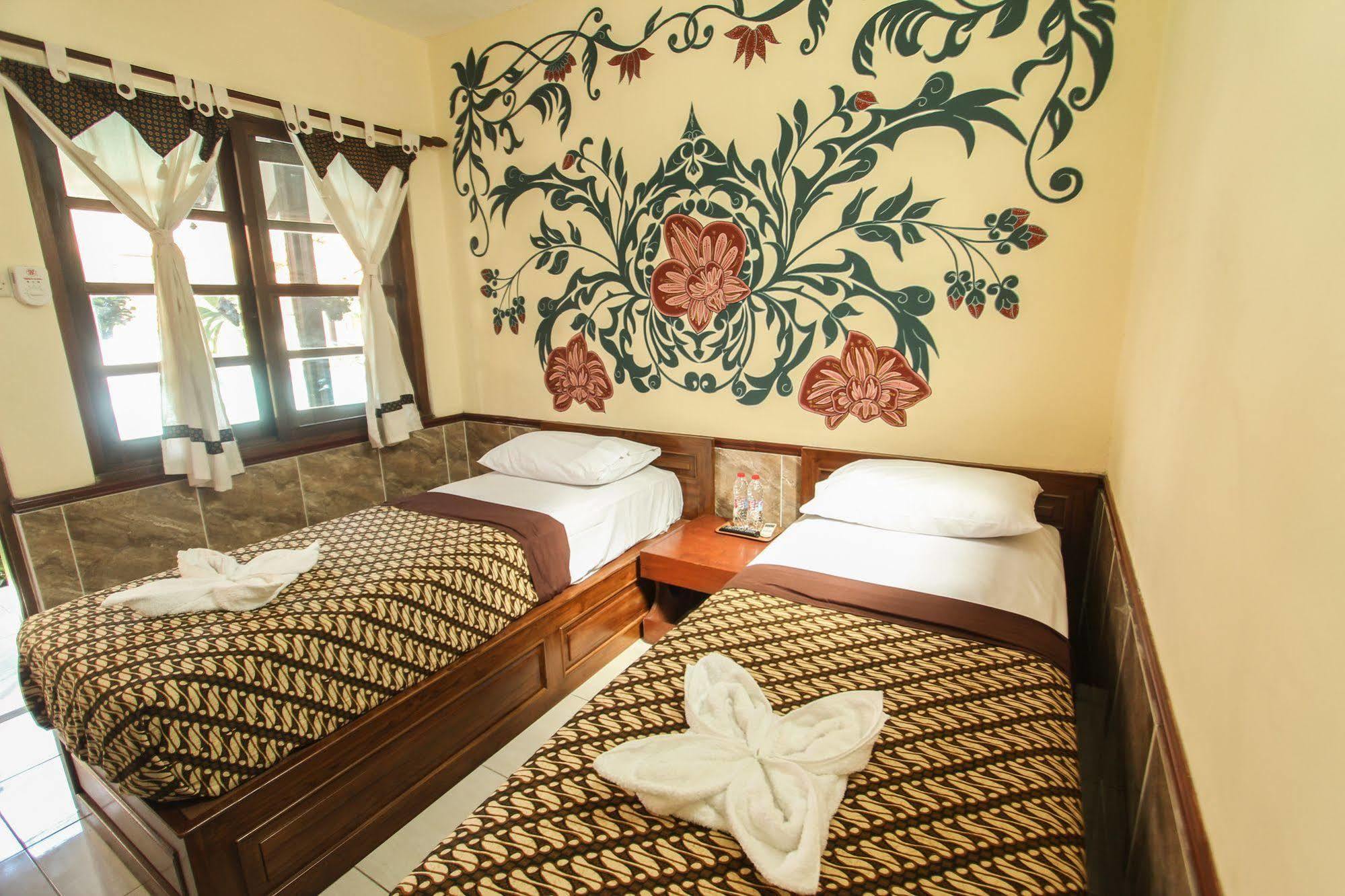 Delta Homestay Джокьякарта Экстерьер фото