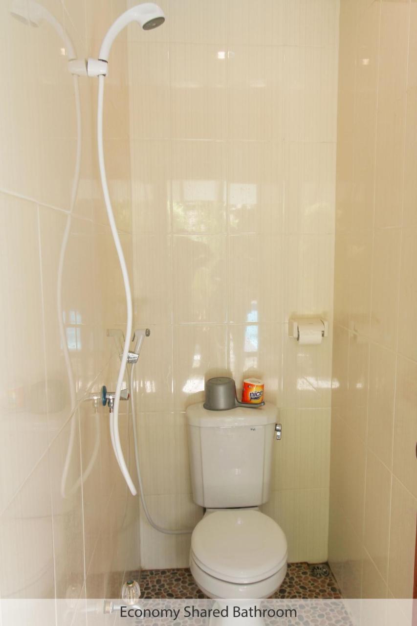 Delta Homestay Джокьякарта Экстерьер фото